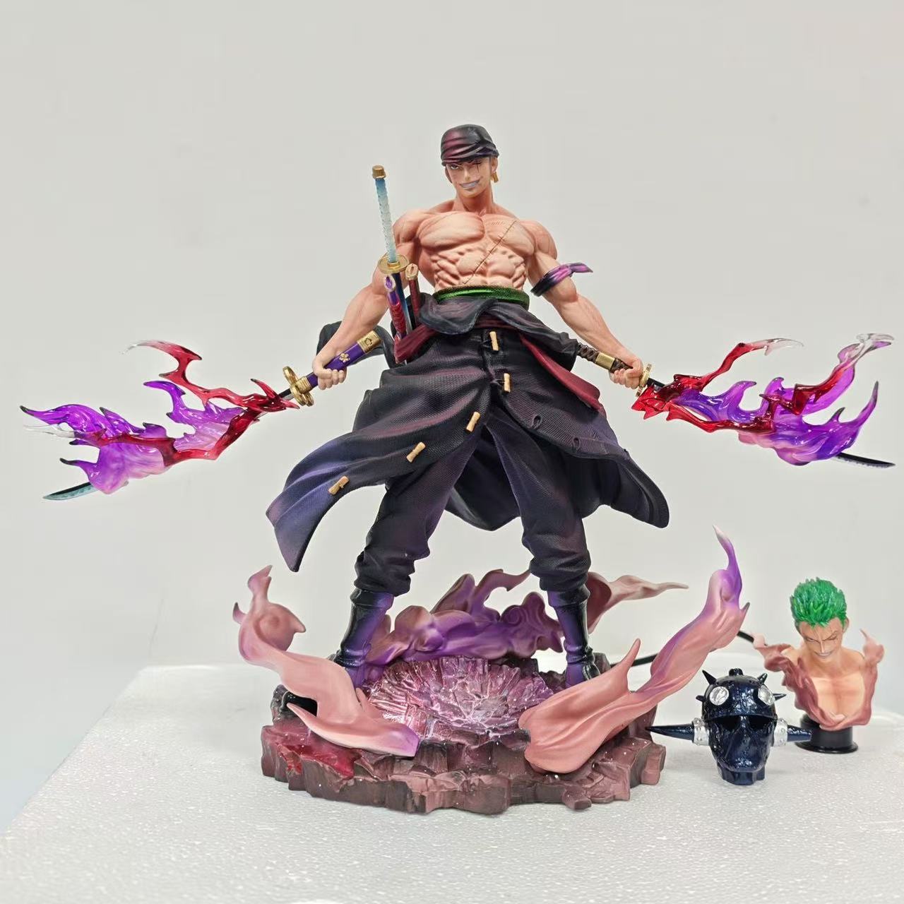 28cm/11.02inch One Piece Zoro  - Model Figure Base 评论和价格