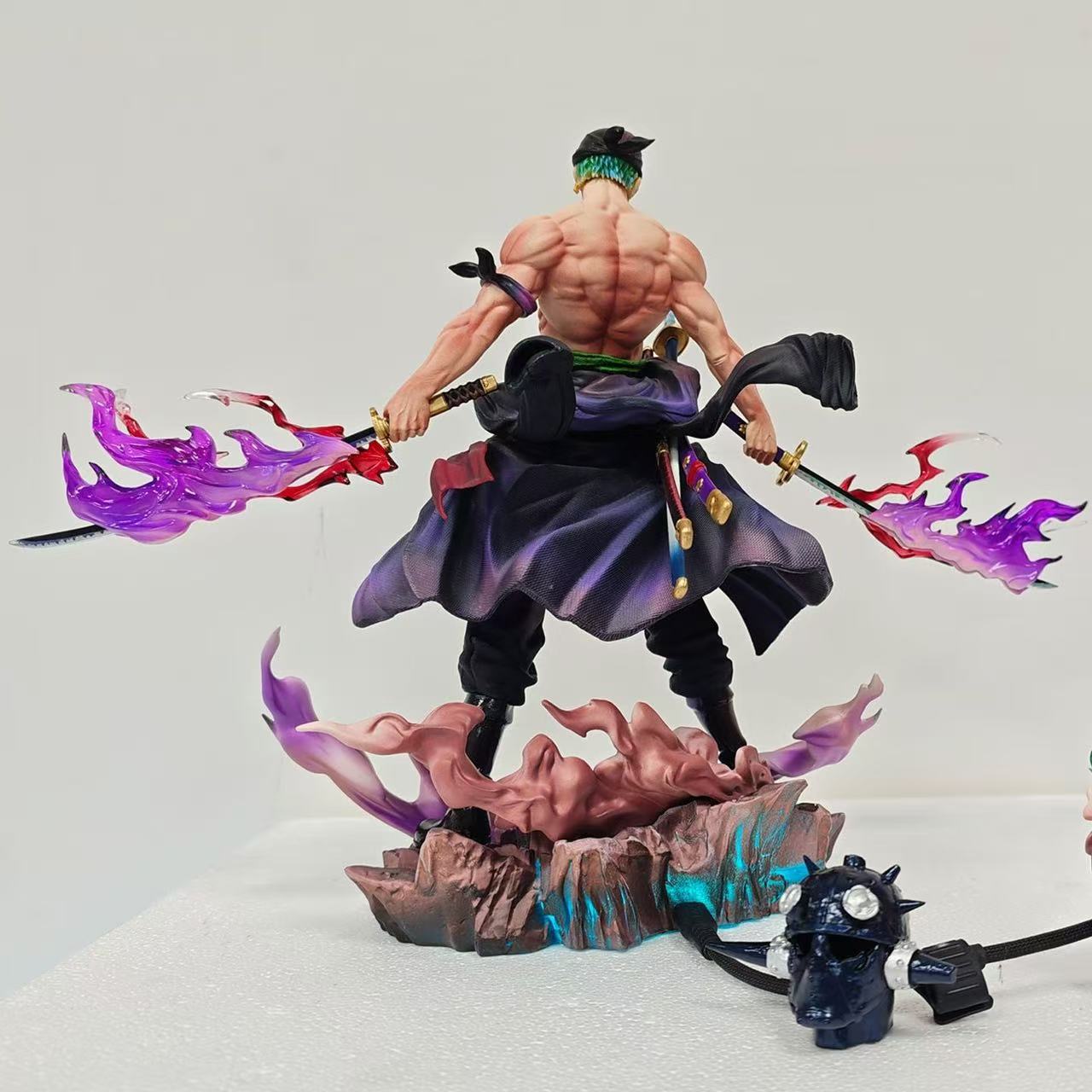 28cm/11.02inch One Piece Zoro  - Model Figure Base 评论和价格
